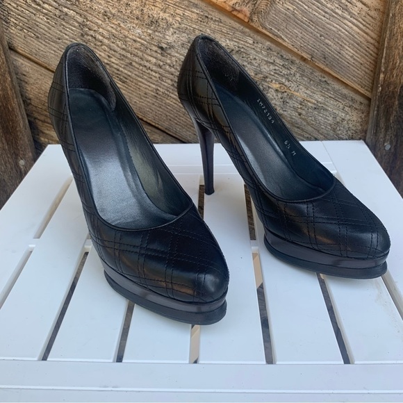 Stuart Weitzman Shoes - Stuart Weitzman Women’s Quilted Leather Heels Sz 6.5 Shoes Dress Stiletto Pumps